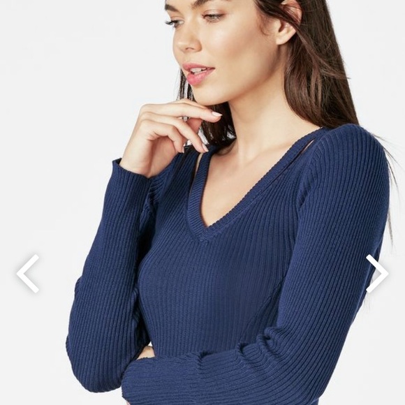 Cutout fit and flare sweater dress - Picture 4 of 4